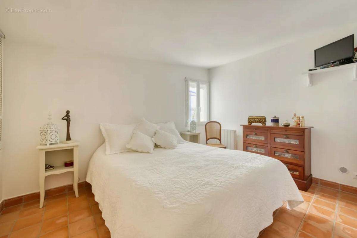 Maison à SAINT-JUST-LUZAC