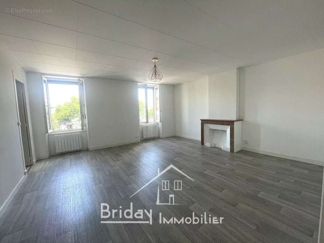 Appartement à SAINT-SYMPHORIEN-D'OZON