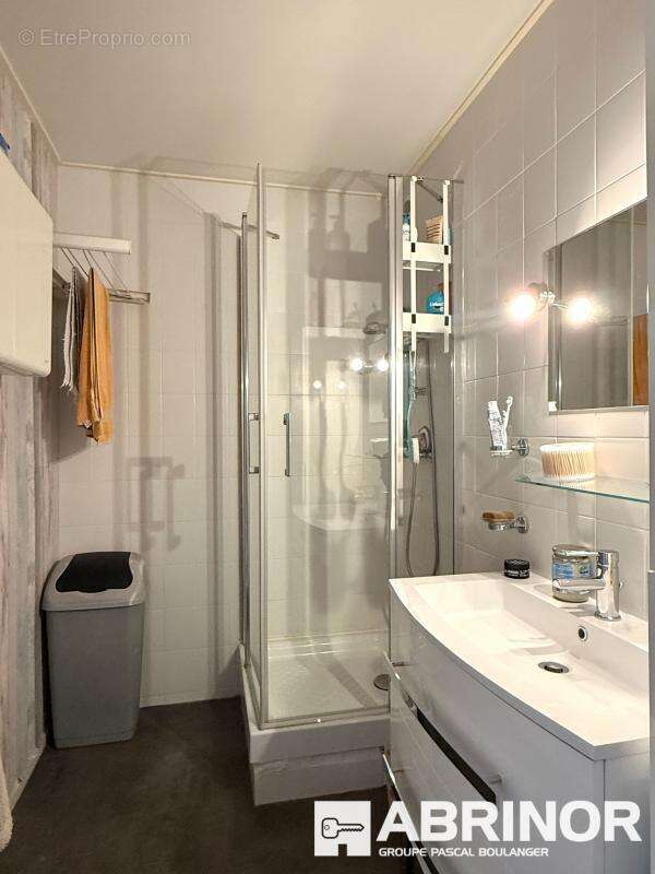 Superbe T4 traversant 81 m² — vue étang & tour Perret, plein sud  Résidence Parc de Beauvillé, Amiens - photo 5