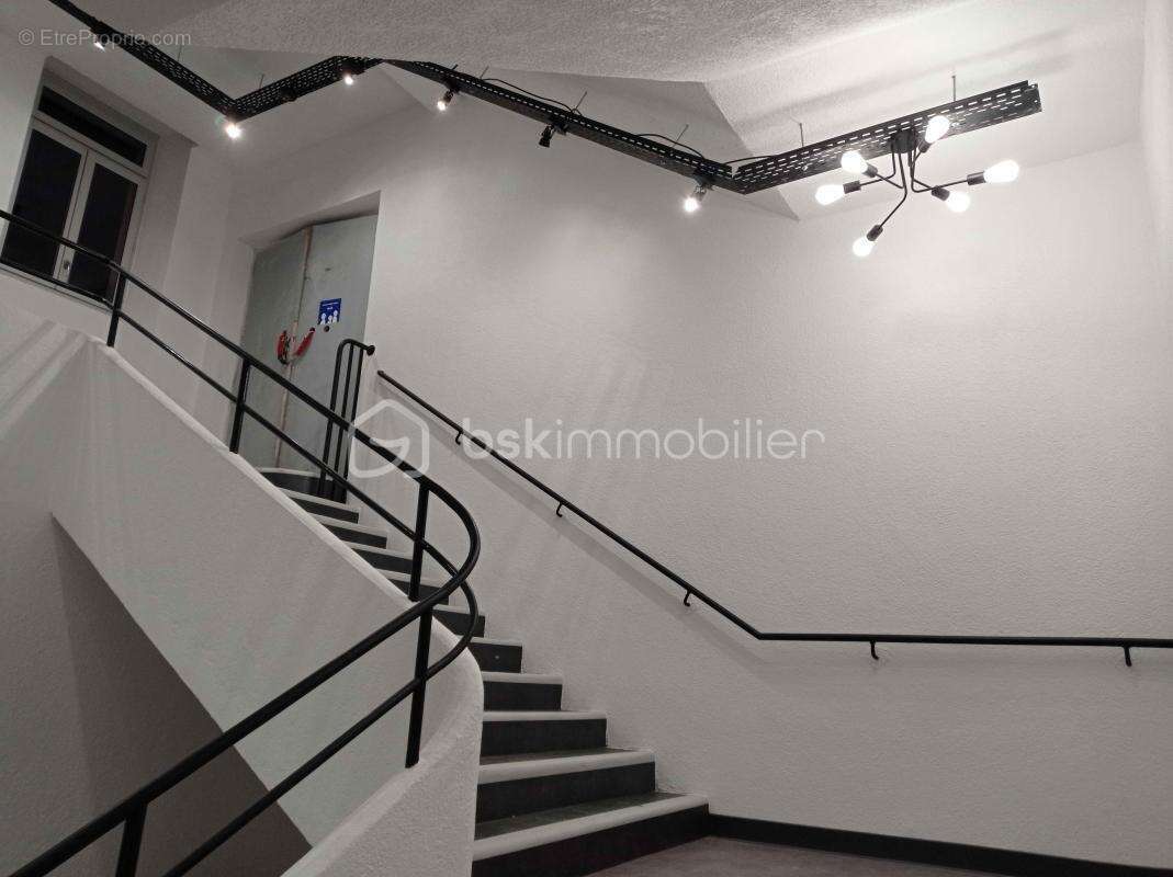 Proche centre-ville, tres bel appartement t3  neuf avec terrasse a proximite du doubs!!!!! - photo 13