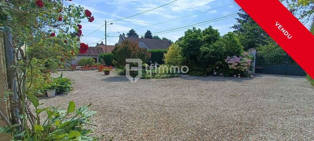 Maison à BOUCHY-SAINT-GENEST