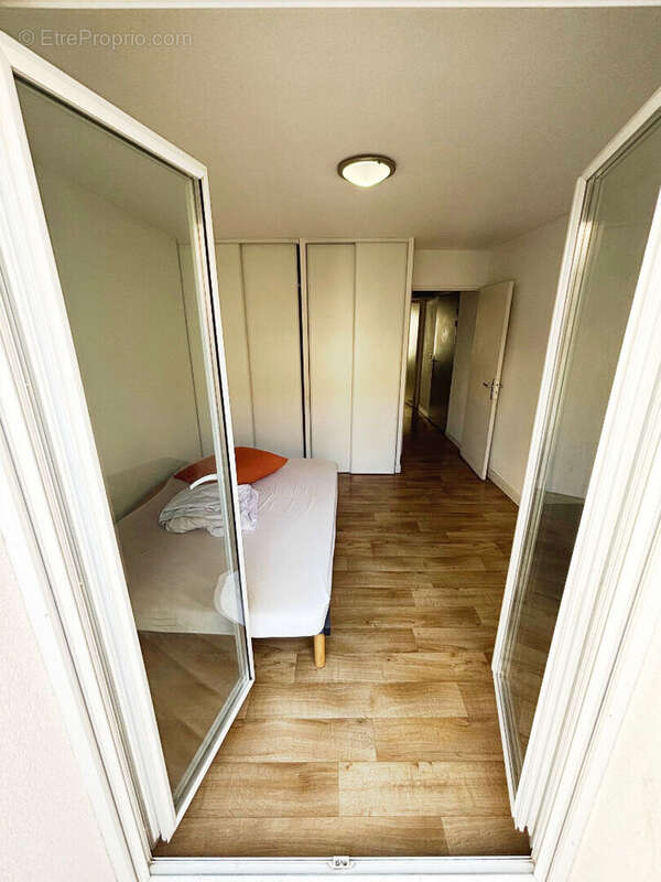 Appartement à MARSEILLE-3E