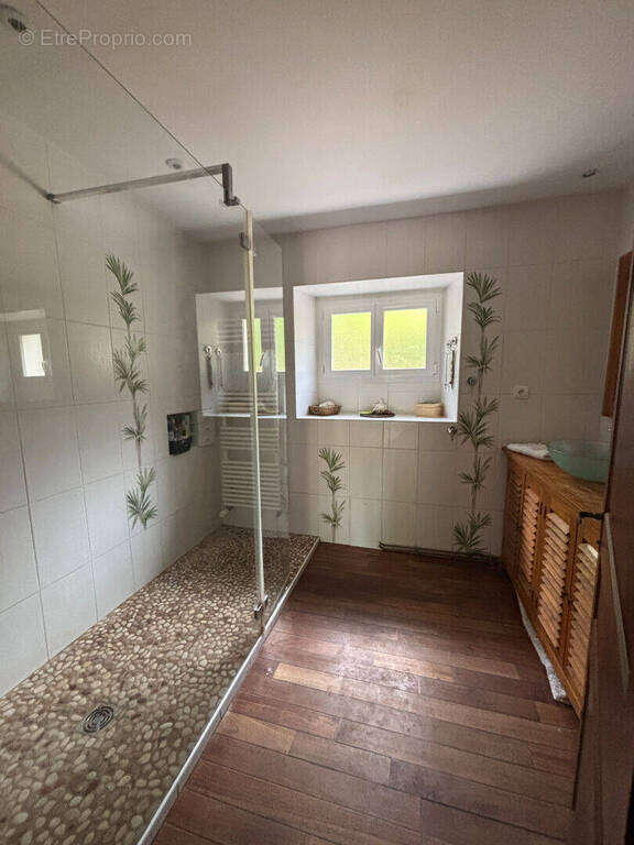 Maison à SASSIERGES-SAINT-GERMAIN