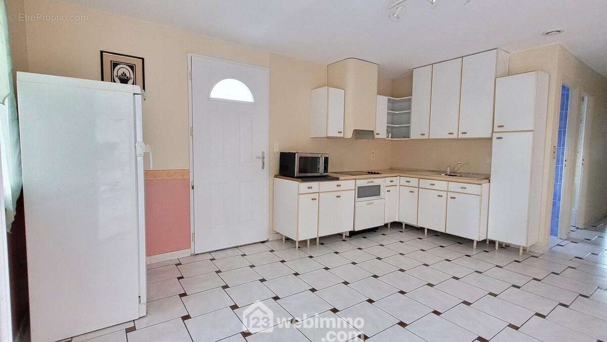 Une grande cuisine ouverte - Maison à LA TRANCHE-SUR-MER