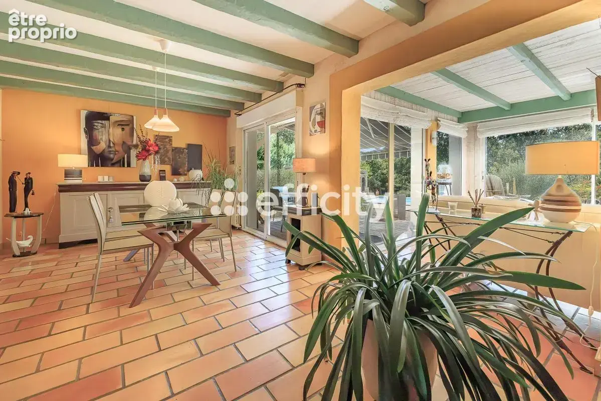Maison 8 pièces 193 m² à vendre à Laruscade (33620) - photo 3