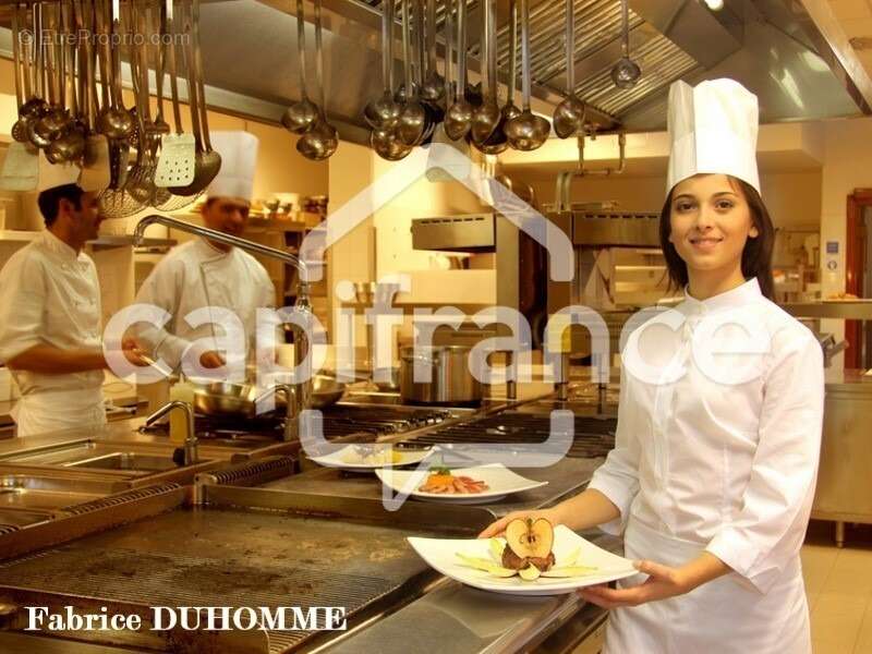 Commerce à LE BUGUE