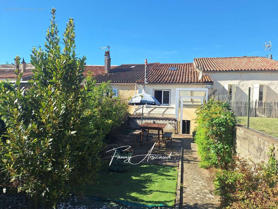 Maison à FONTENAY-LE-COMTE