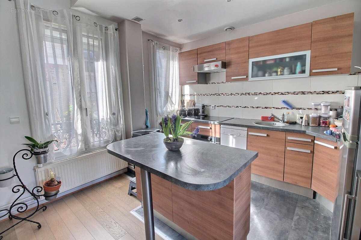 Appartement à SURESNES