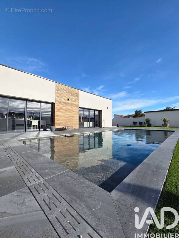 Photo 1 - Maison à PIA