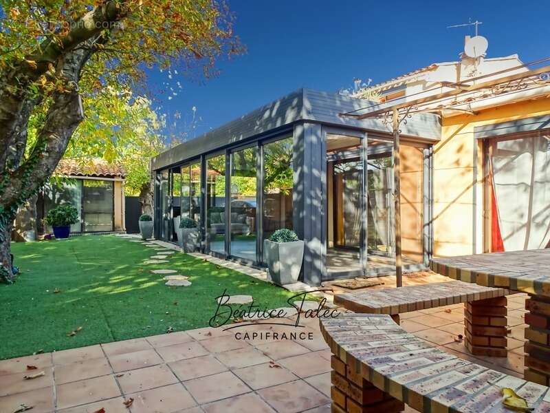 Maison à POURRIERES