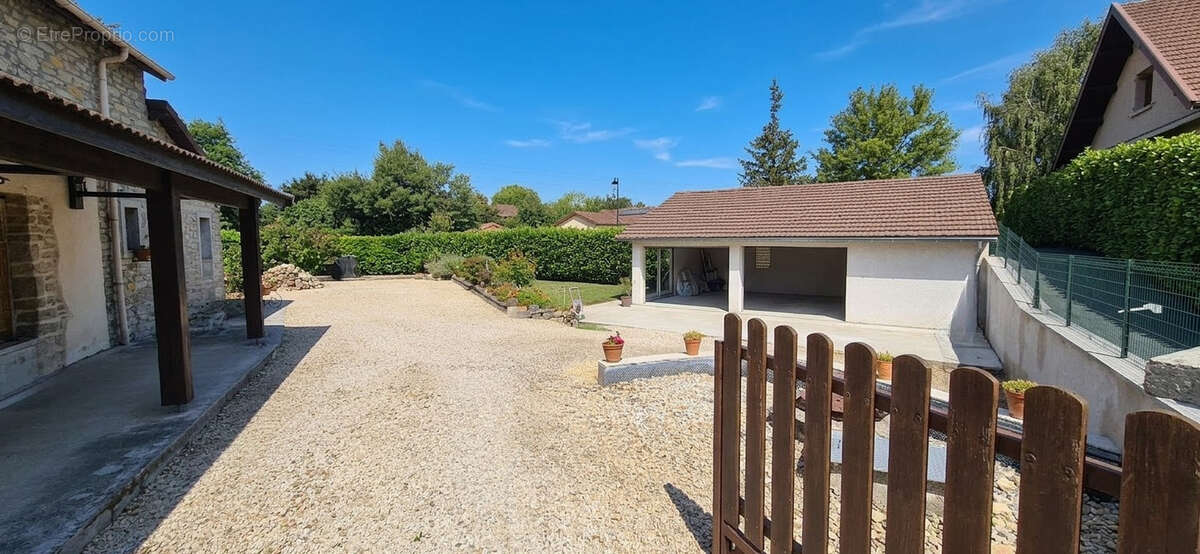 Maison à MONTALIEU-VERCIEU
