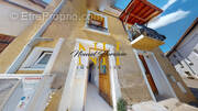 Entrée des deux logements - Appartement à SAINT-MARTIN-LA-PLAINE