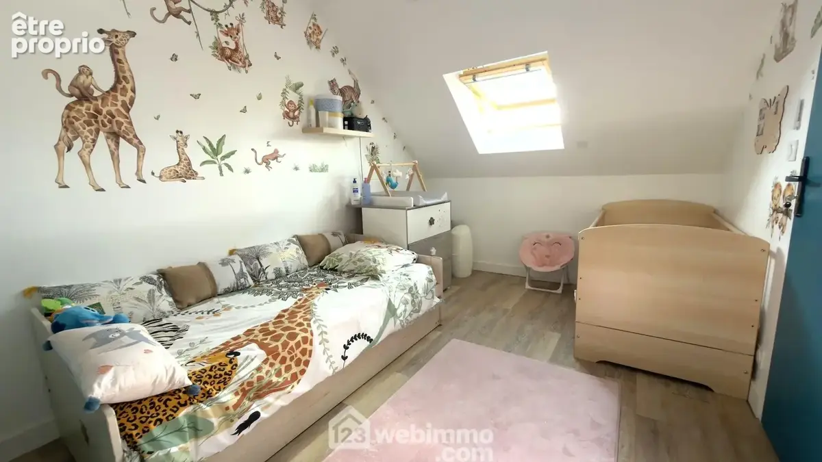 ... une premiere chambre ...