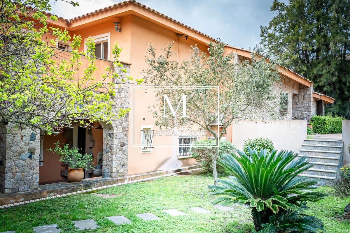Maison à LECCI