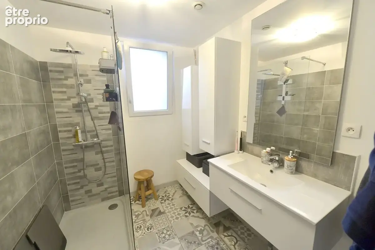 Maison 210 m² à Le Chay  - photo 8