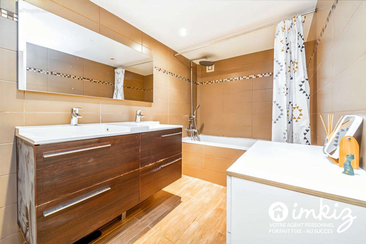 Appartement à PARIS-14E