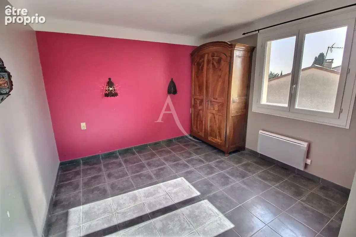 À vendre  ideal investisseur locatif villa 3 faces de 270 m² sur terrain de 390 m² - photo 12