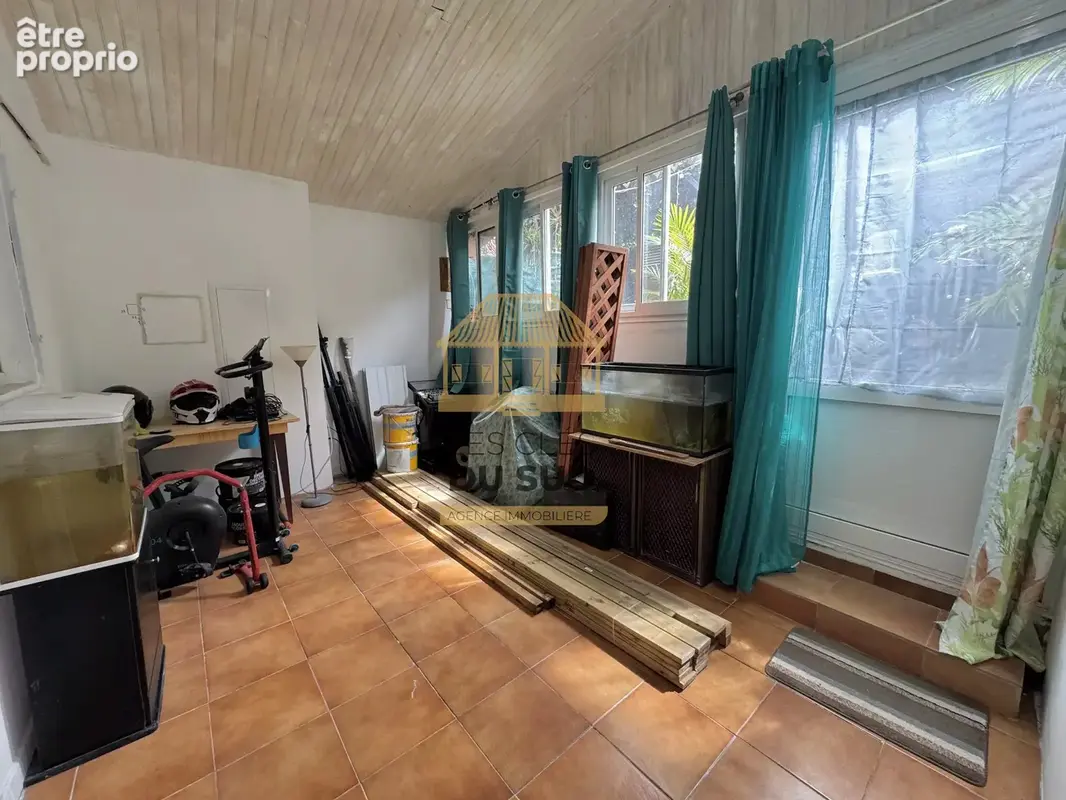 SAINT-JOSEPH – LES JACQUES  Maison créole rénovée avec dépendance – 165 000 € HAI - photo 3