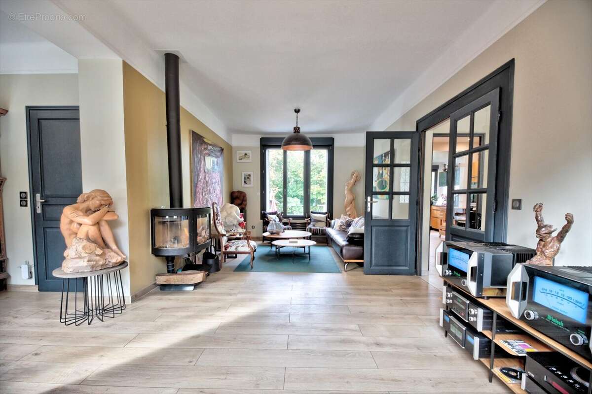 Maison à LA CELLE-SAINT-CLOUD