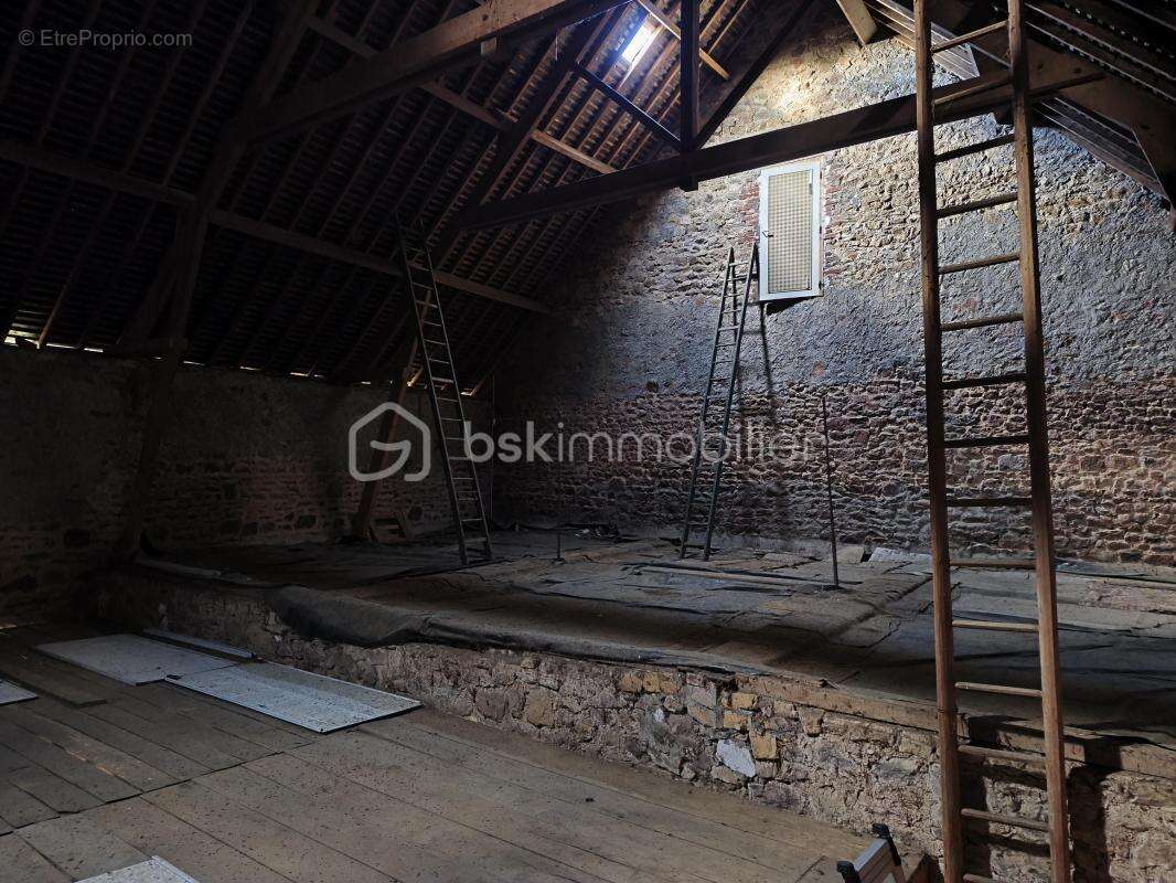 Maison à LIGNIERES-ORGERES