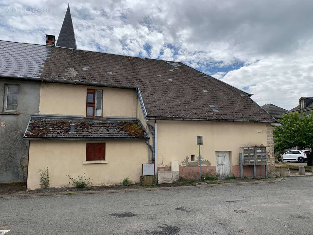 Maison à ESPINASSE