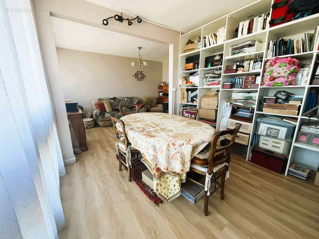 Appartement à FONTENAY-LE-FLEURY