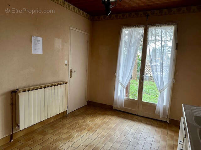 Maison à GARNAT-SUR-ENGIEVRE