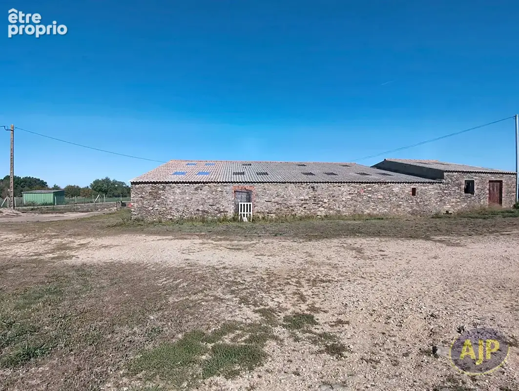 Belle grange en pierre sur + 1800 m² - photo 8