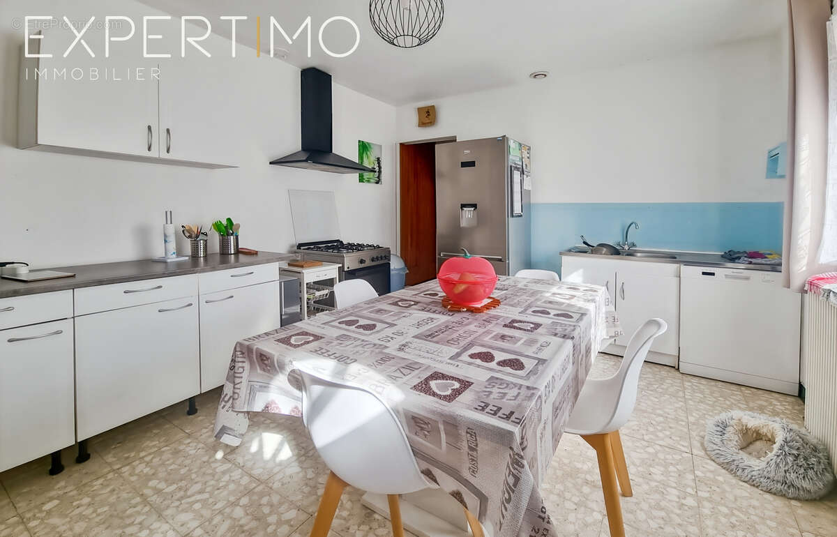 Maison à FEUQUIERES-EN-VIMEU