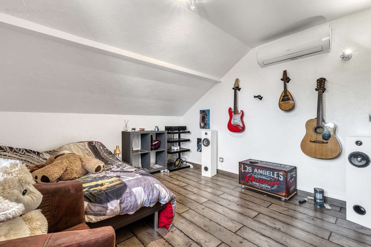 Maison à SAINT-PIERRE-DE-CURTILLE