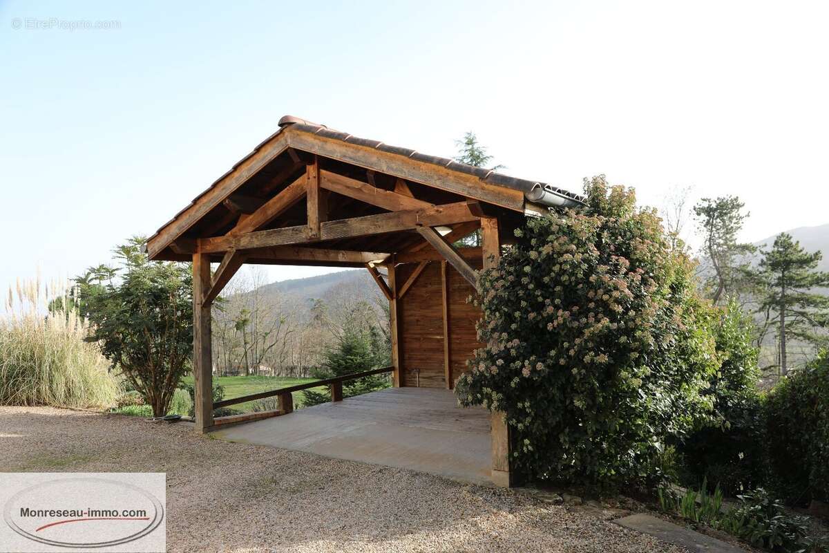 Maison à LA ROCHE-VINEUSE