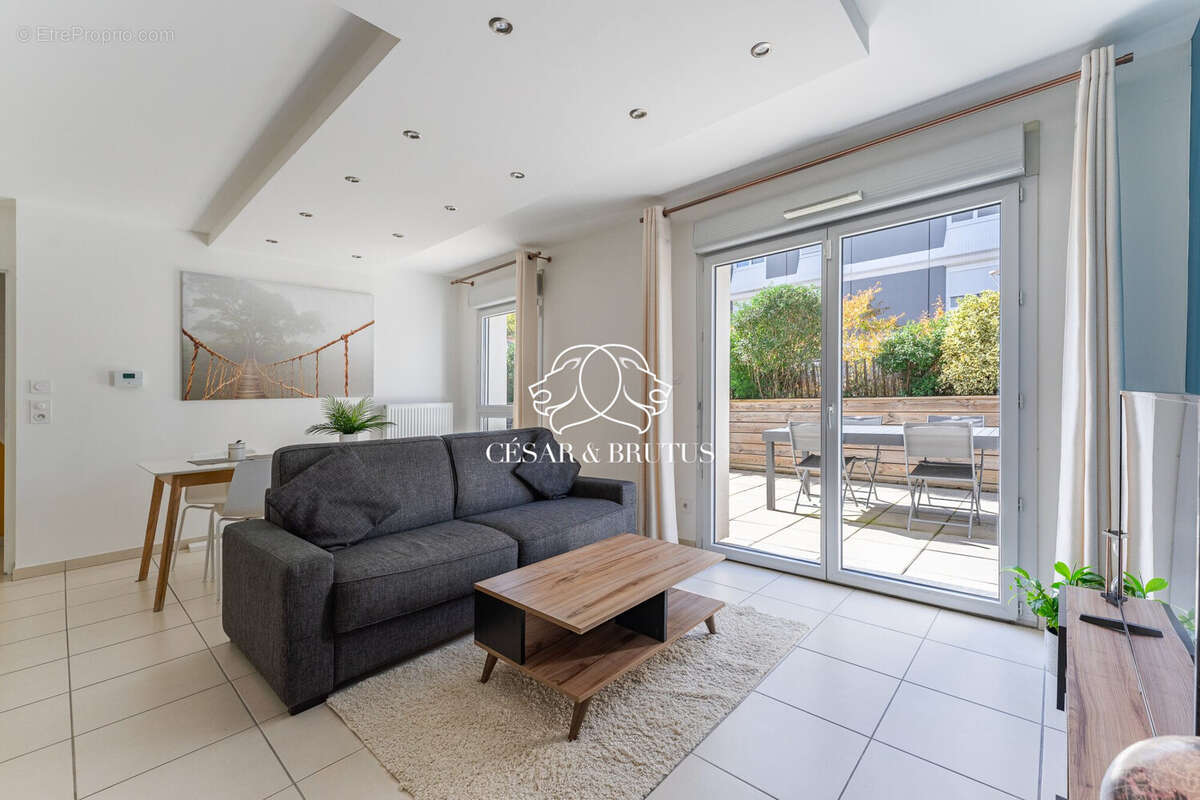 Appartement à DECINES-CHARPIEU