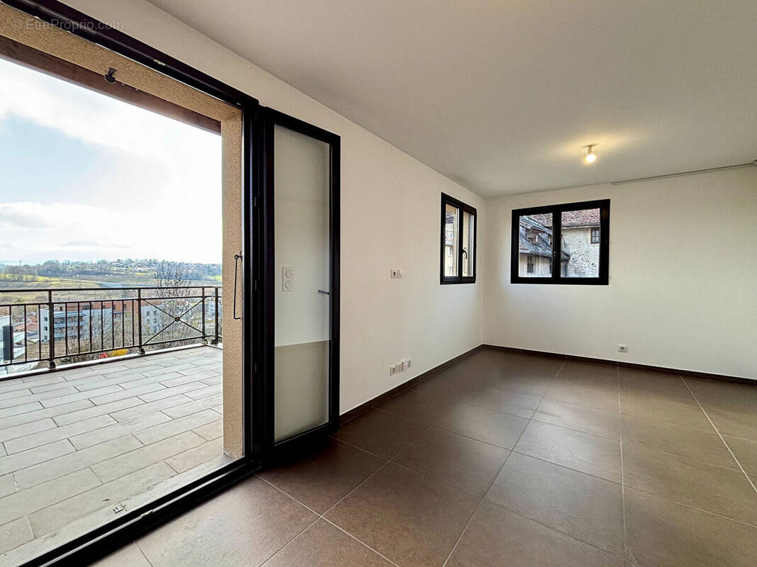 Appartement à ALLONZIER-LA-CAILLE