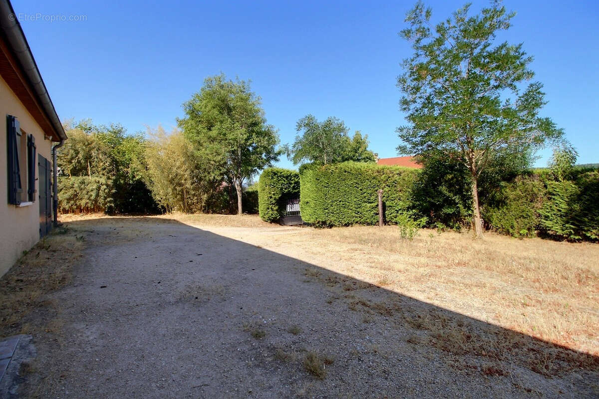 GERMAGNY, maison de plain-pied avec garage et terrain - photo 14