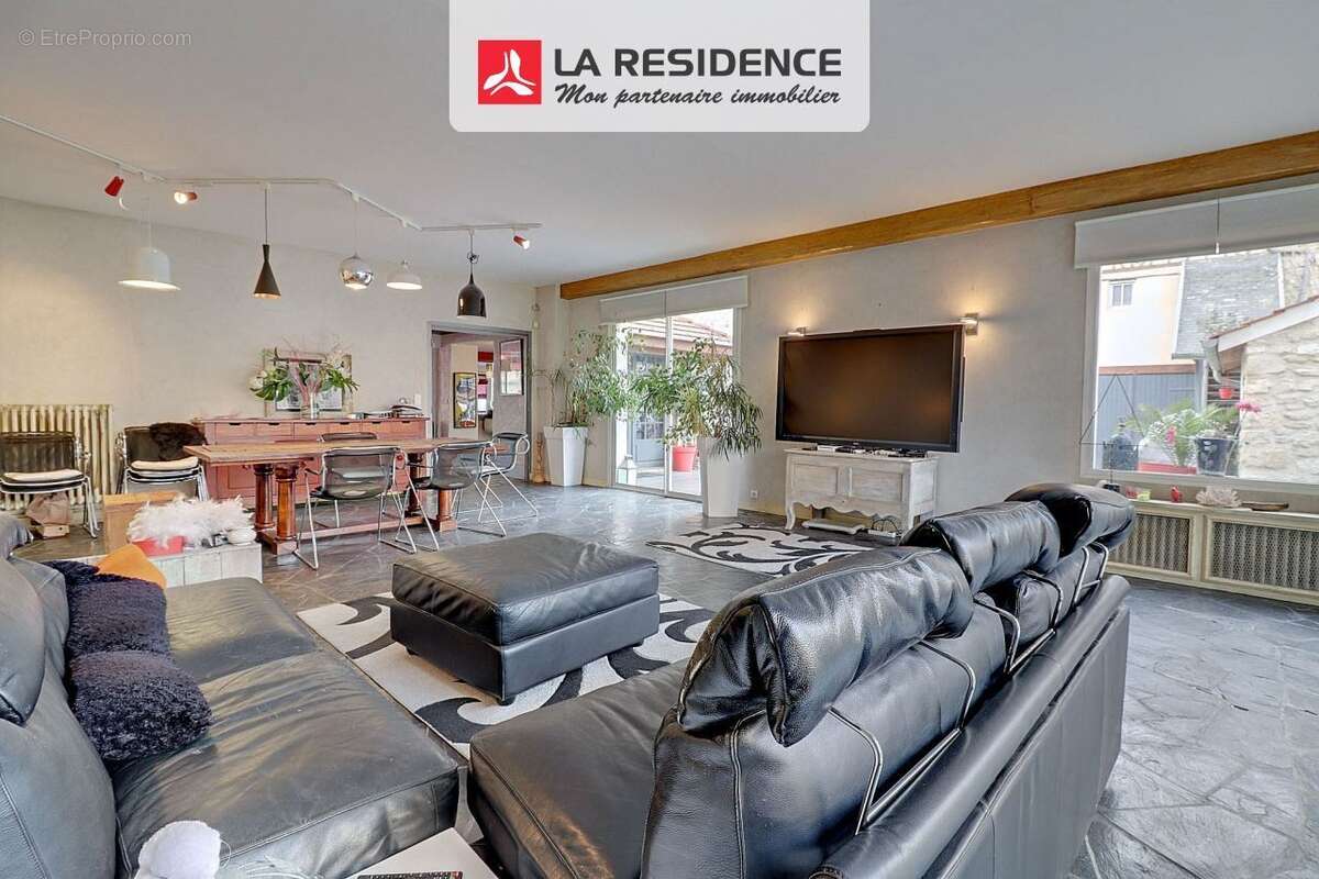 Maison 253 m² à Maule  - photo 3