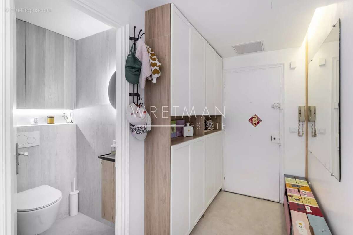 Appartement à SAINT-LAURENT-DU-VAR