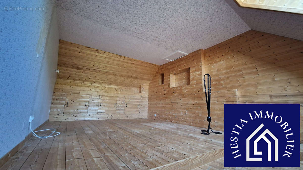 Maison à CORROMBLES