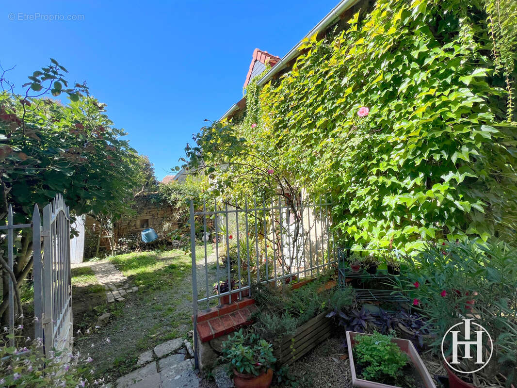 Maison à SAINT-AMAND-MONTROND