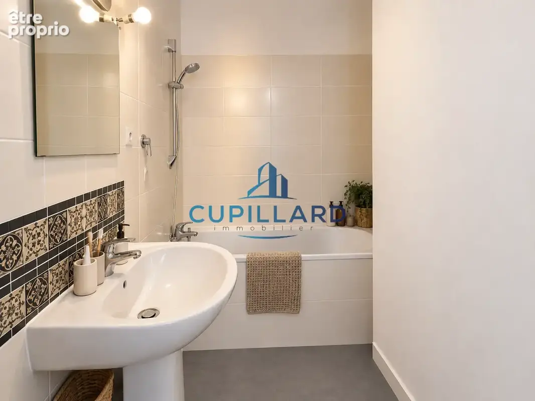 À VENDRE   ROANNE (Quartier Mulsant)   Appartement T4 de 61 m2 au dernier étage - photo 8