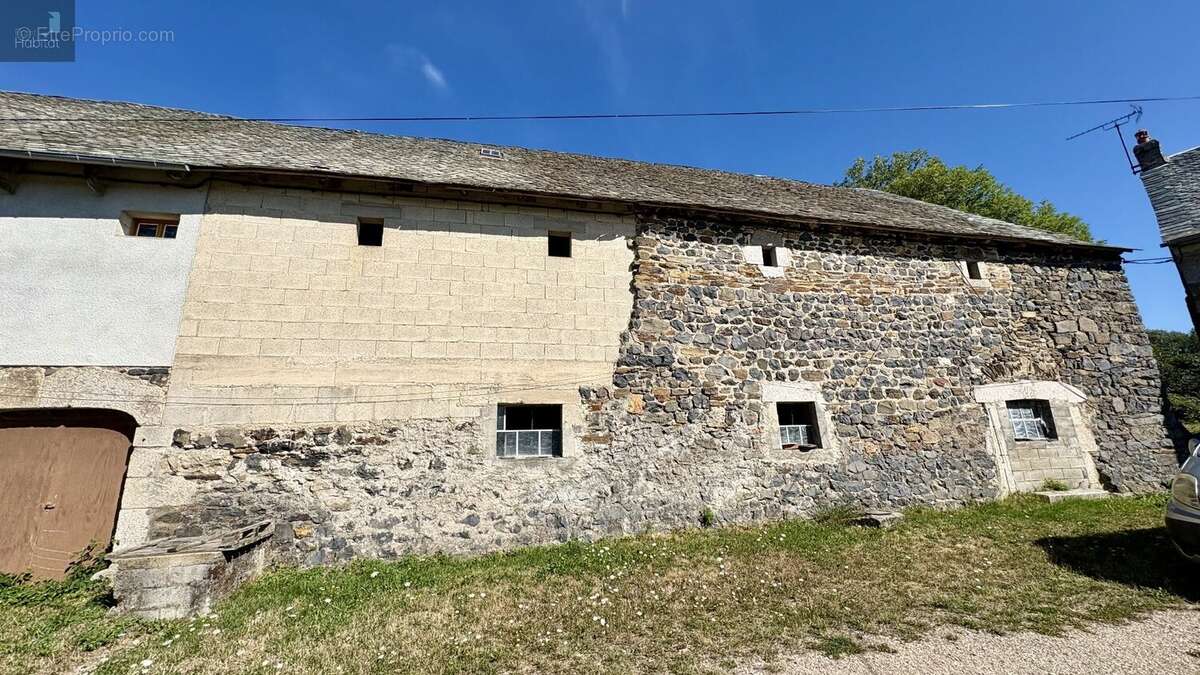 Maison à MONTPEYROUX
