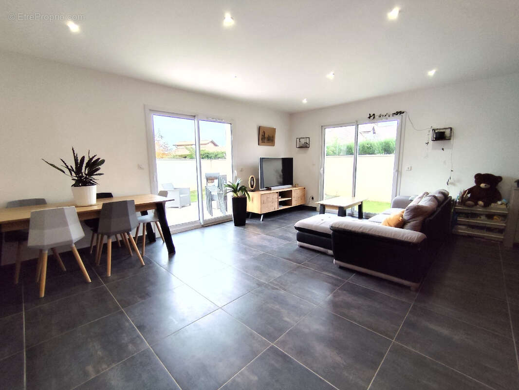 Maison à ROUSSILLON