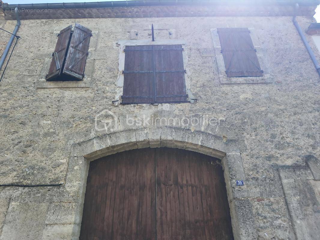 Appartement à NISSAN-LEZ-ENSERUNE