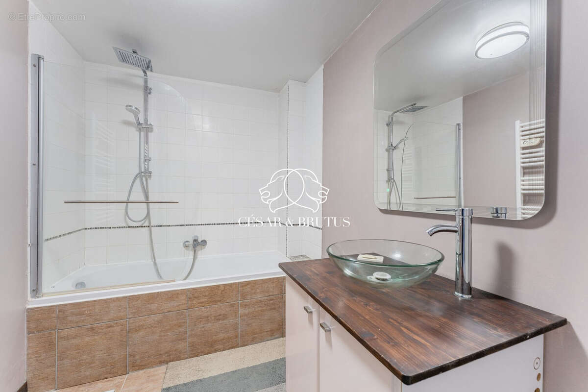 Appartement à LA TOUR-DU-PIN