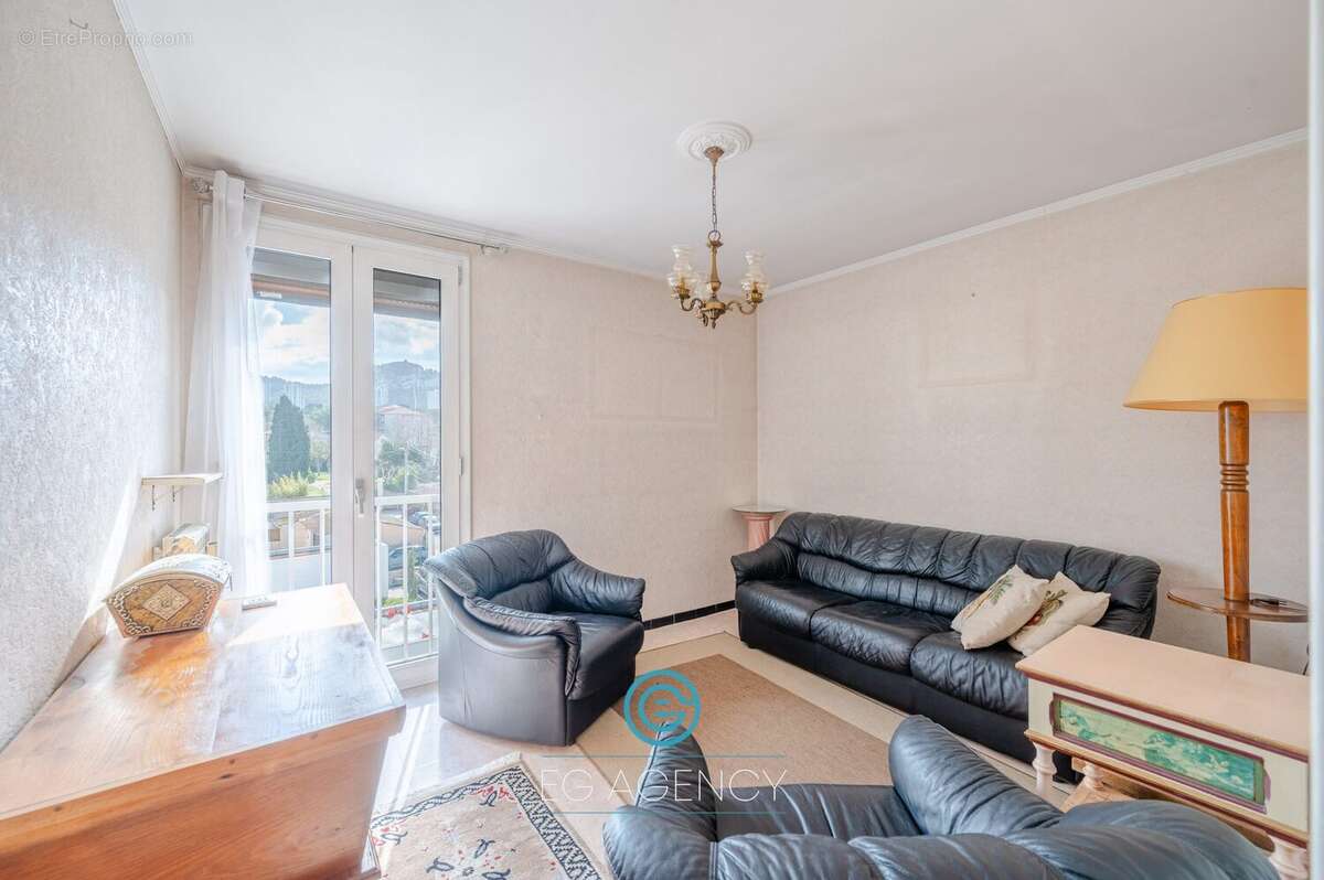 Appartement à MARSEILLE-8E