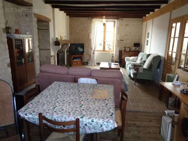 Maison à LONGRE
