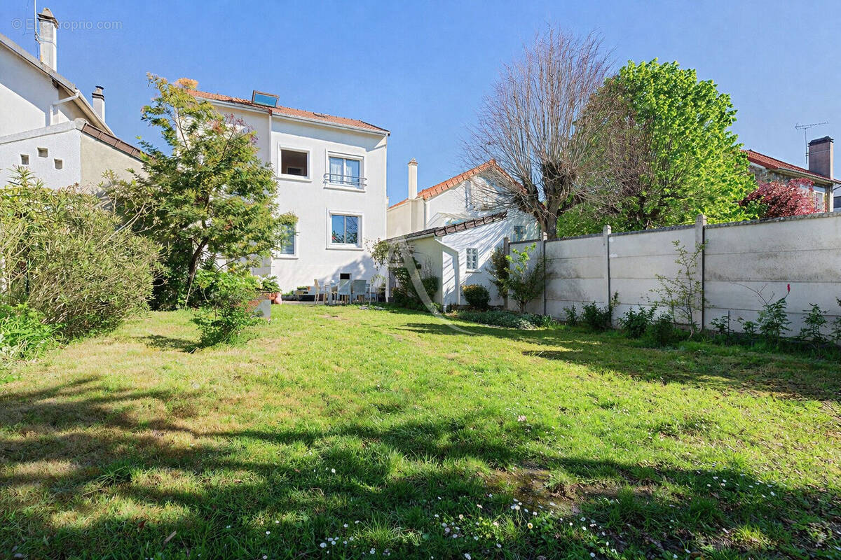 Maison à LE PERREUX-SUR-MARNE