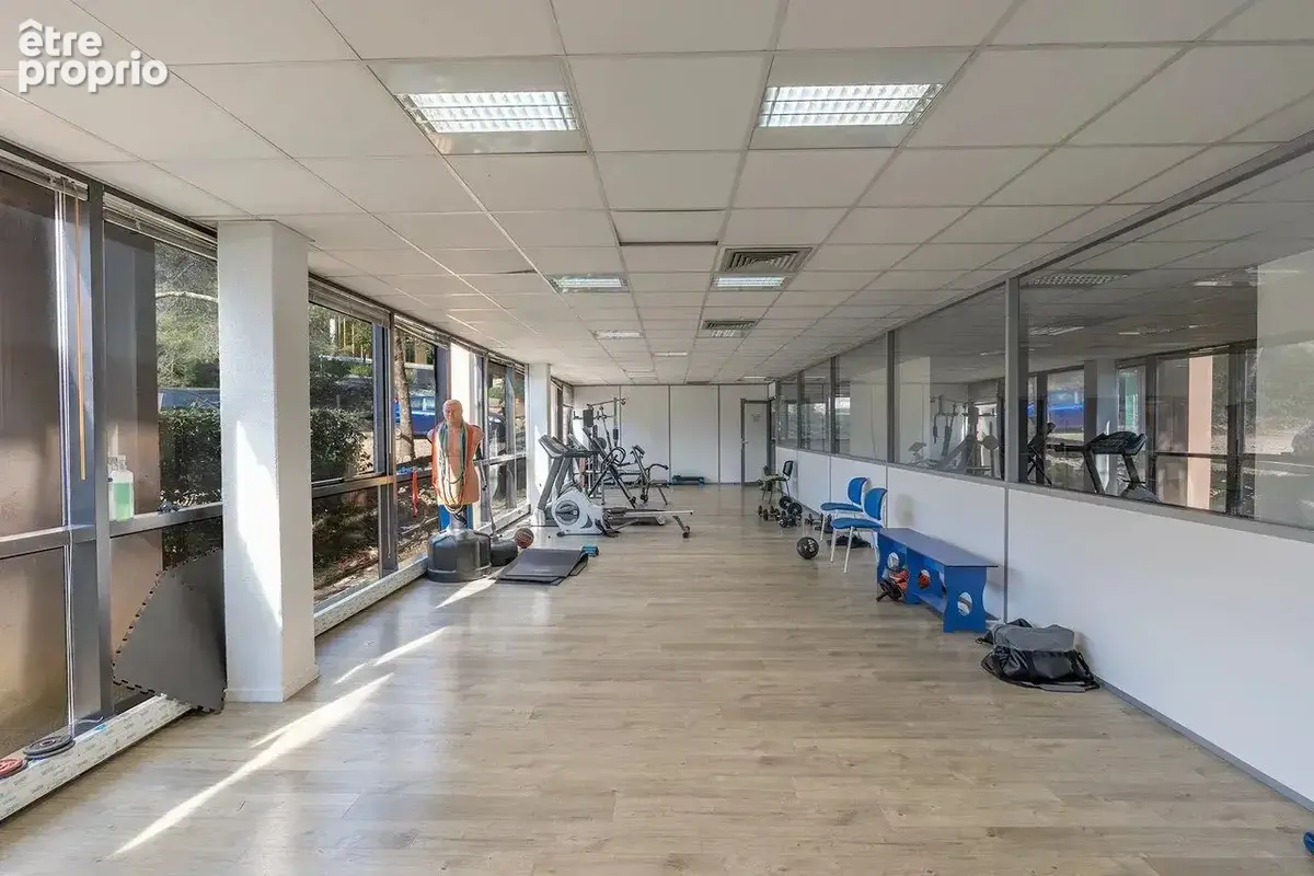 Commerce 1 331 m² à vendre à Valbonne (06560) - photo 4