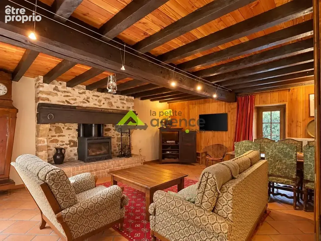 Belle propriété en pierres avec grange, verger, source et bo - photo 2