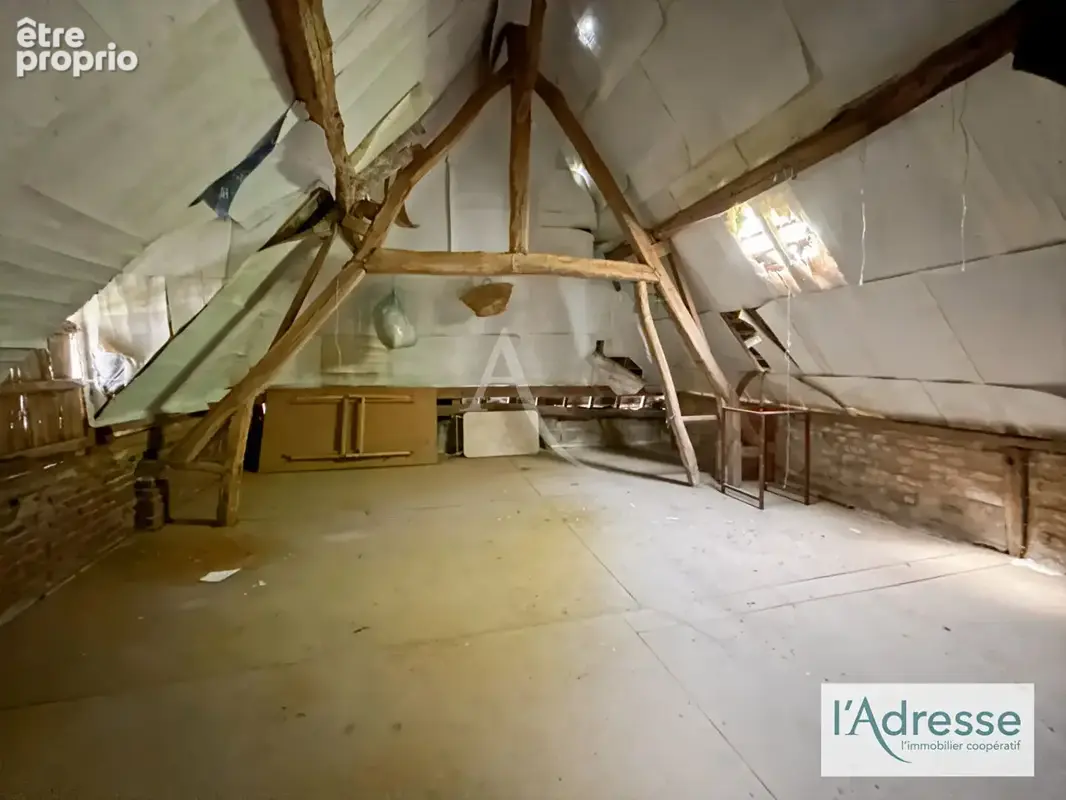 Corps de ferme avec 8000 m2 - photo 18