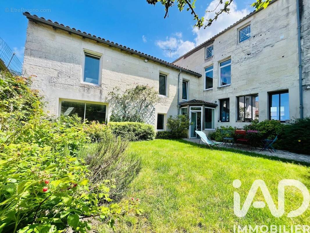 Photo 1 - Maison à SAINTES